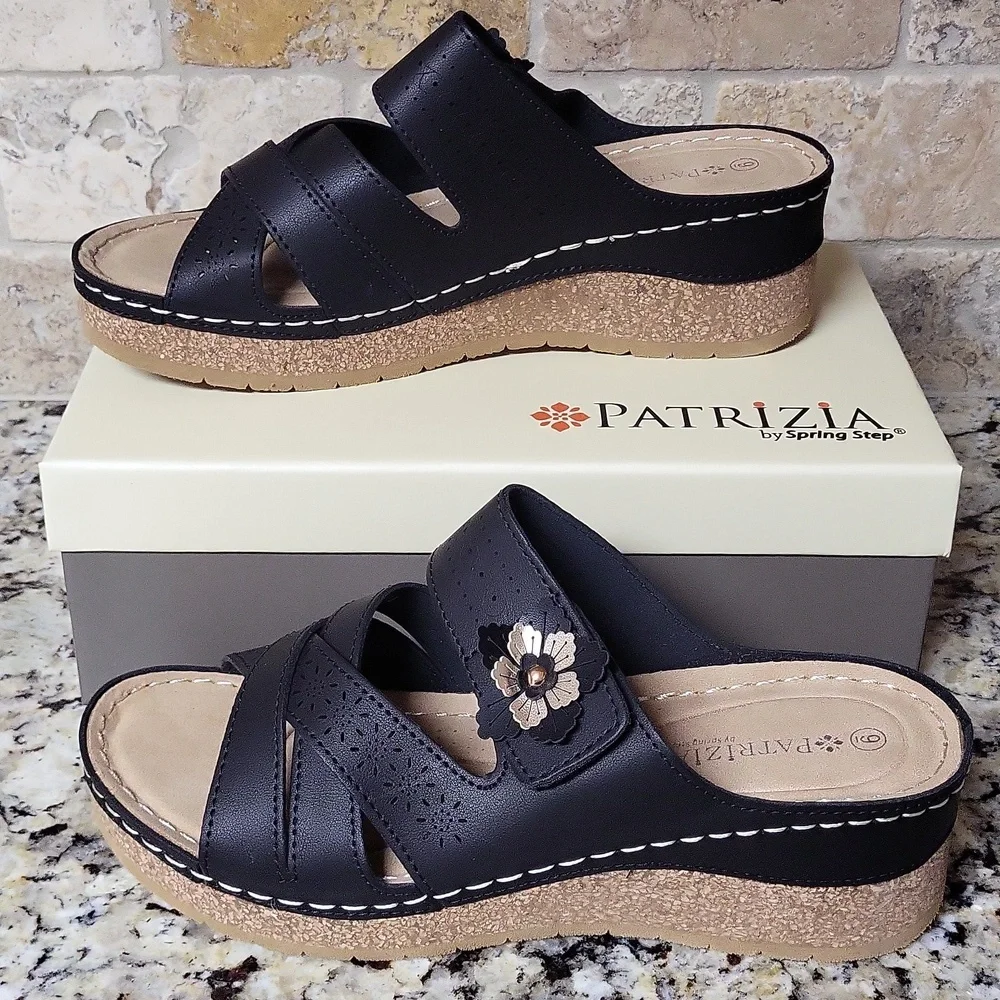 Patrizia Black Bagley Sandals Size 9